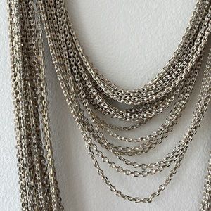 Incredibly gorgeous statement necklace!